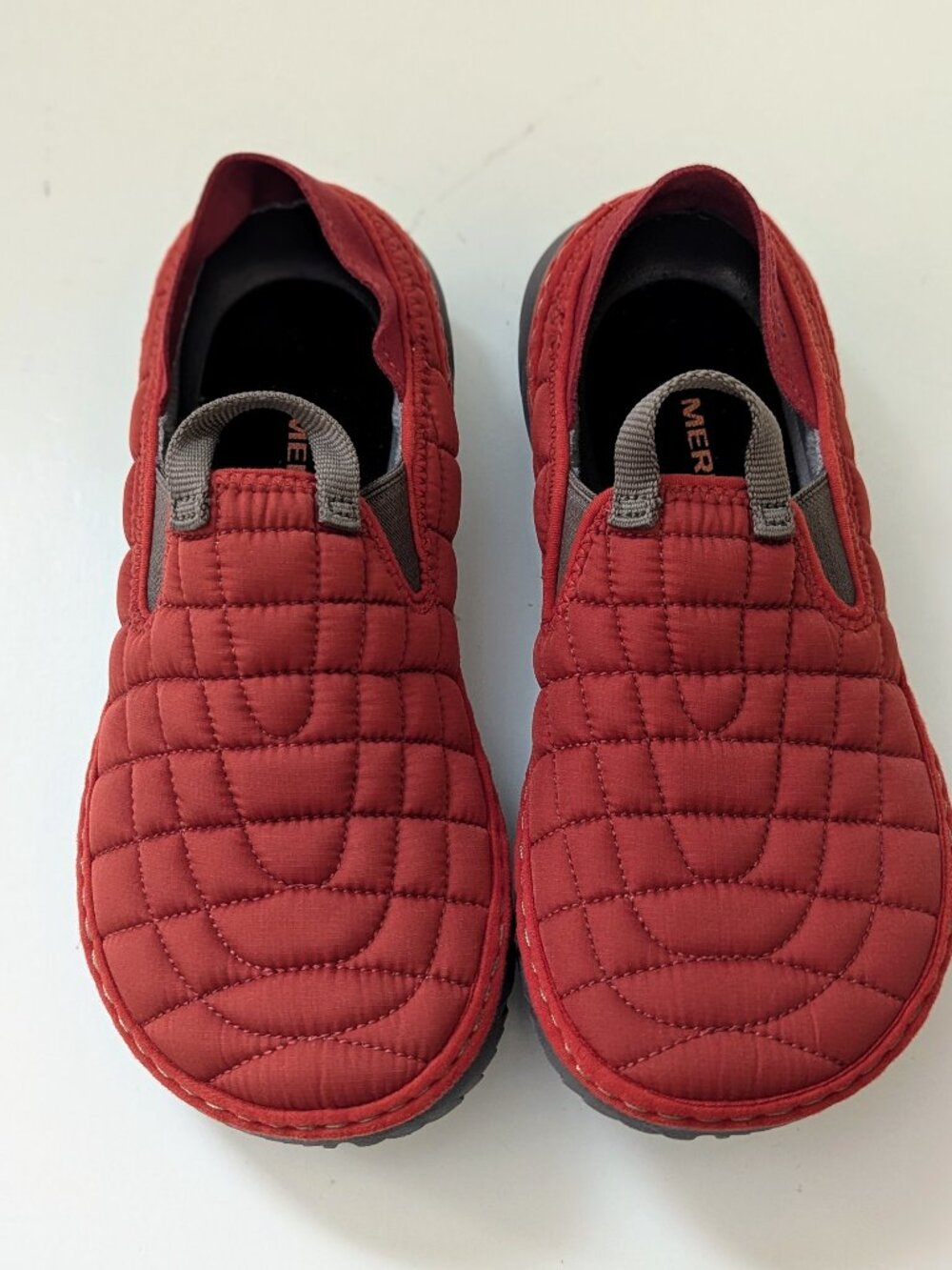Merrell Hut Moc Women’s 6 Red Quilted Slip On Shoes